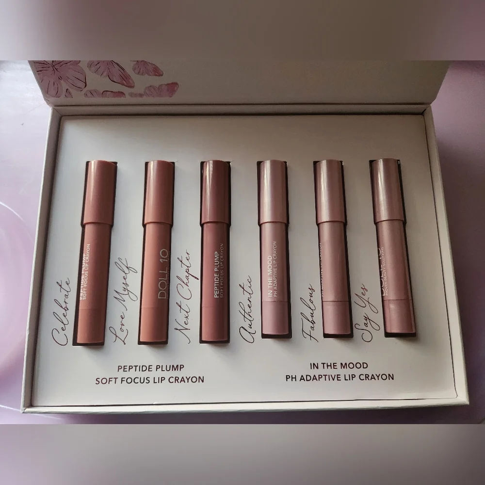 DOLL 10 - Shades of Possibilities Collection  3 Peptide+3 pH Adaptive Lip Crayon